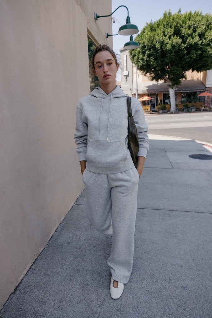 SWEATSHIRT BÁSICA COM CAPUZ