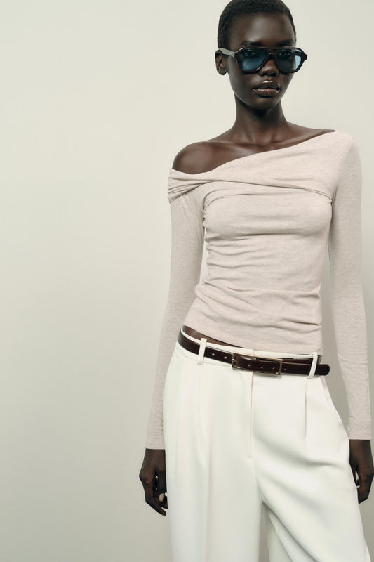 CAMISOLA DECOTE ASSIMÉTRICO