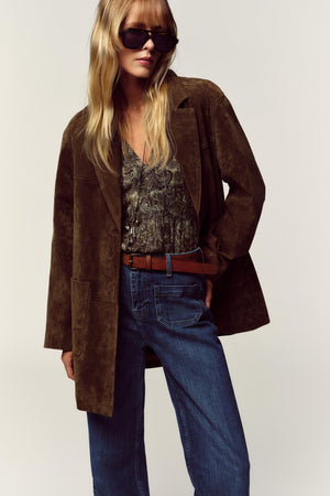 JEANS 70's FLARE DE CINTURA SUBIDA COM CINTO