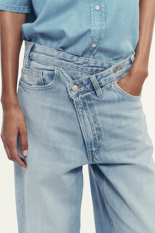 JEANS WIDE LEG CINTURA CRUZADA SUBIDA
